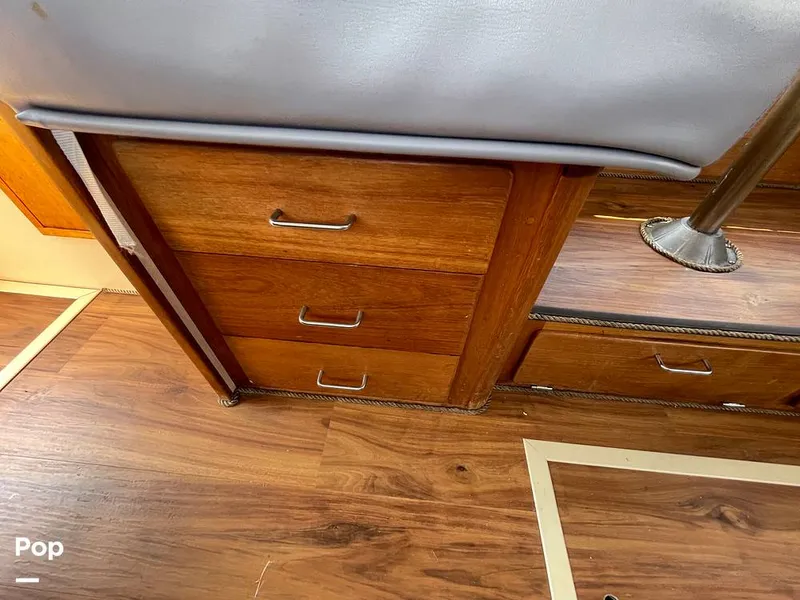 Slide: The Image of Tollycraft 30 Sport Cruiser 1989 - 16367525