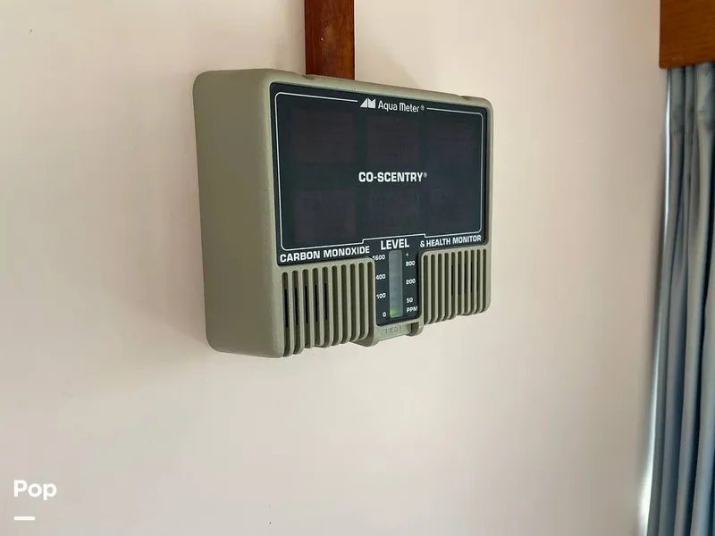 Slide: The Image of Tollycraft 30 Sport Cruiser 1989 - 16367531