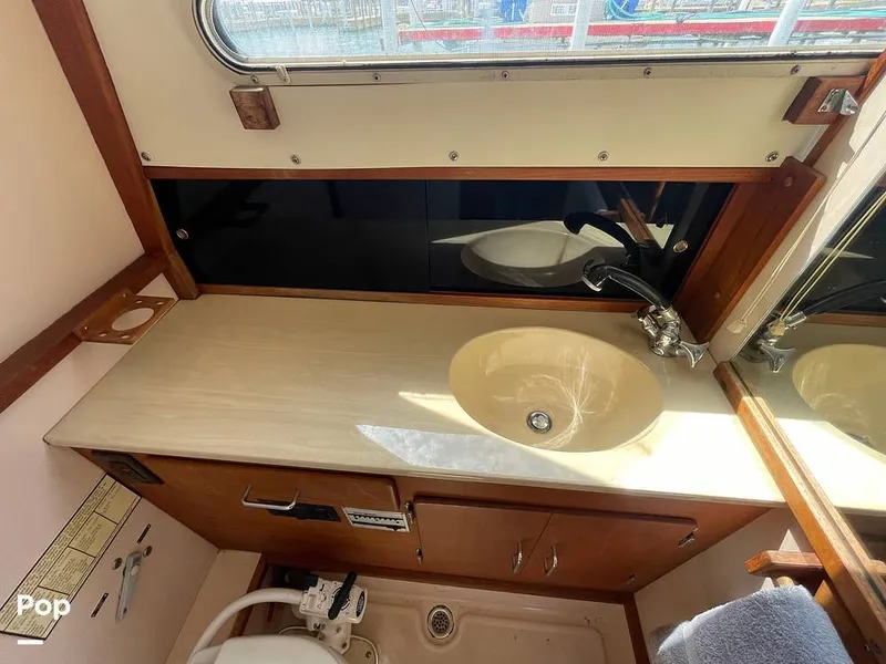 Slide: The Image of Tollycraft 30 Sport Cruiser 1989 - 16367598