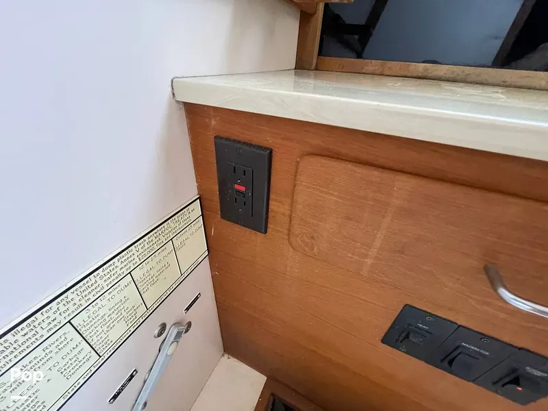 Slide: The Image of Tollycraft 30 Sport Cruiser 1989 - 16367663