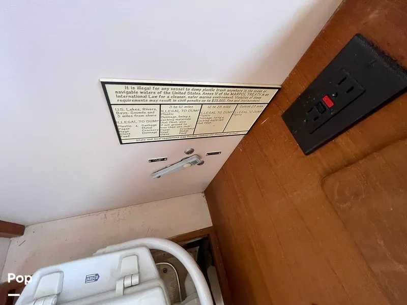 Slide: The Image of Tollycraft 30 Sport Cruiser 1989 - 16367667