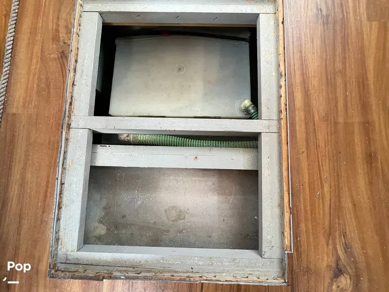 Slide: The Image of Tollycraft 30 Sport Cruiser 1989 - 16367719