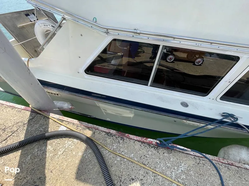 Slide: The Image of Tollycraft 30 Sport Cruiser 1989 - 16367723