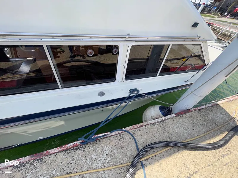 Slide: The Image of Tollycraft 30 Sport Cruiser 1989 - 16367724