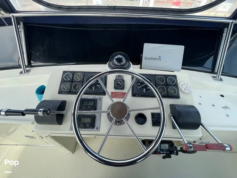 Slide: The Image of Tollycraft 30 Sport Cruiser 1989 - 16367371