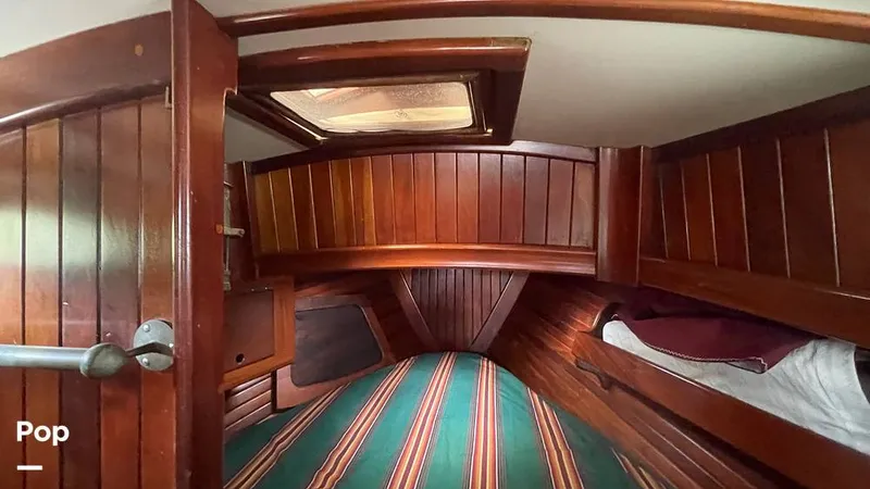 Slide: The Image of V Berth - 16315962