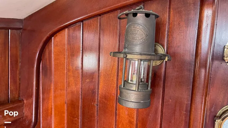 Slide: The Image of Brass / Bronze Lights - 16316003