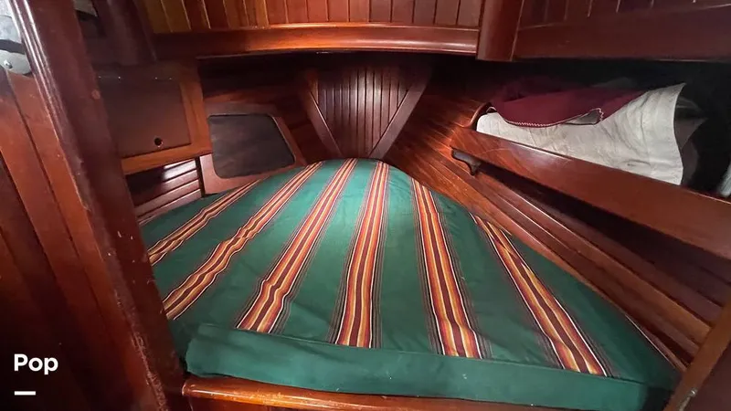 Slide: The Image of V Berth - 16315961