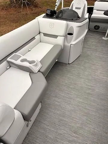 Slide: The Image of Godfrey Sweetwater 2086 CX 2023 - 16264122