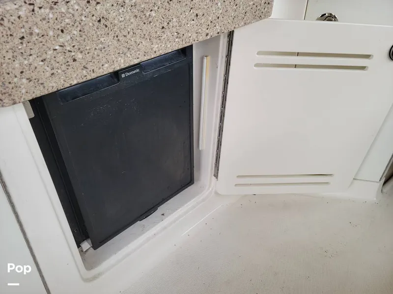 Slide: The Image of Sea Ray 330 Sundancer 2016 - 16305442