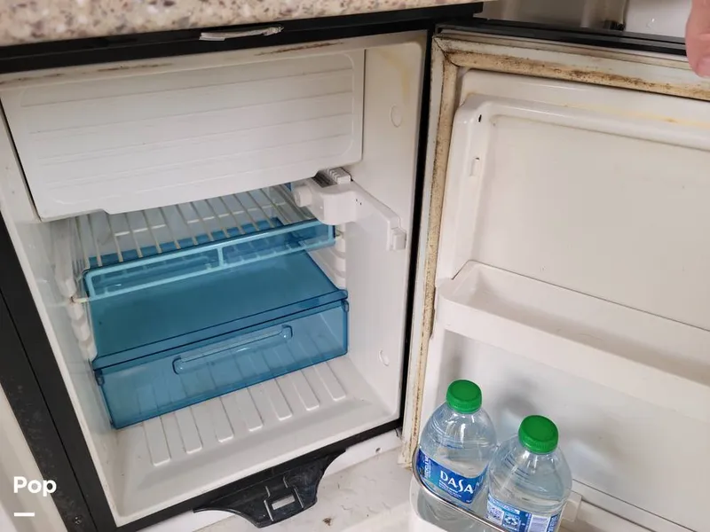 Slide: The Image of Sea Ray 330 Sundancer 2016 - 16305443