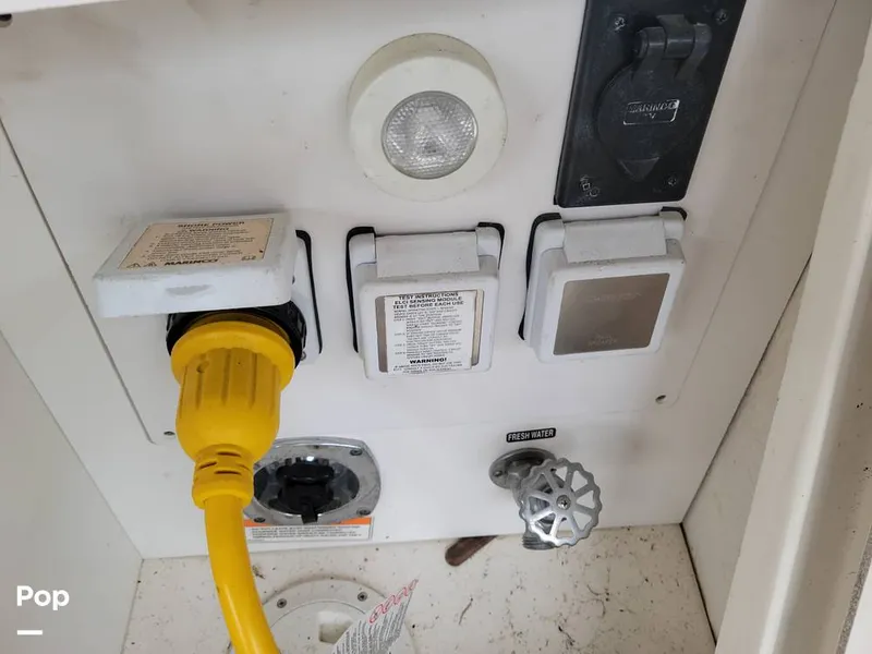 Slide: The Image of Sea Ray 330 Sundancer 2016 - 16305445