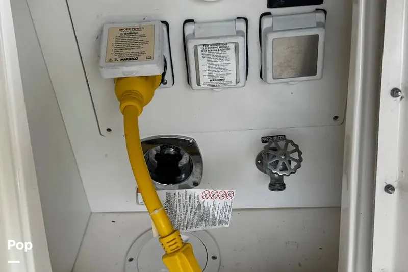 Slide: The Image of Sea Ray 330 Sundancer 2016 - 16265846