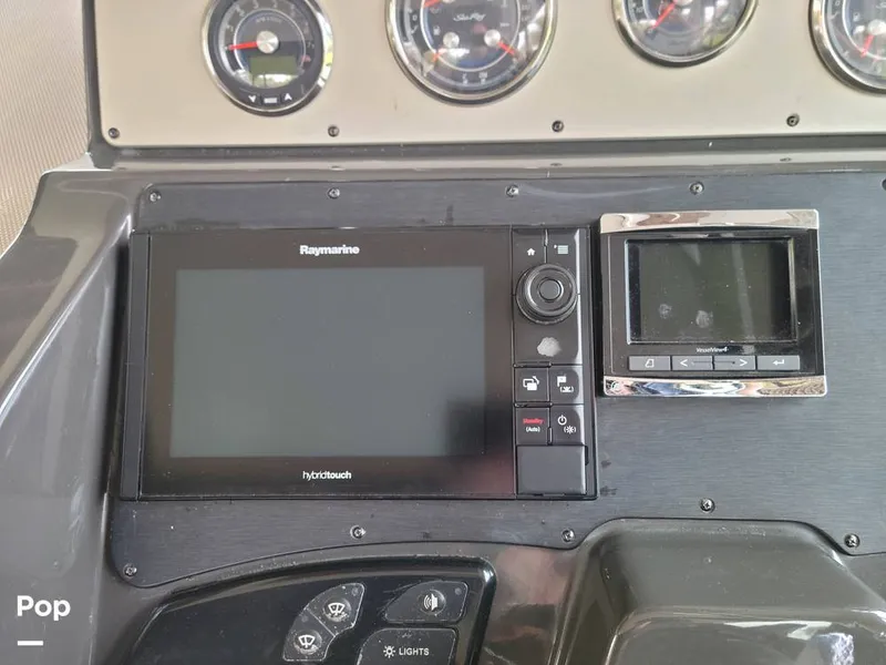 Slide: The Image of Sea Ray 330 Sundancer 2016 - 16305422