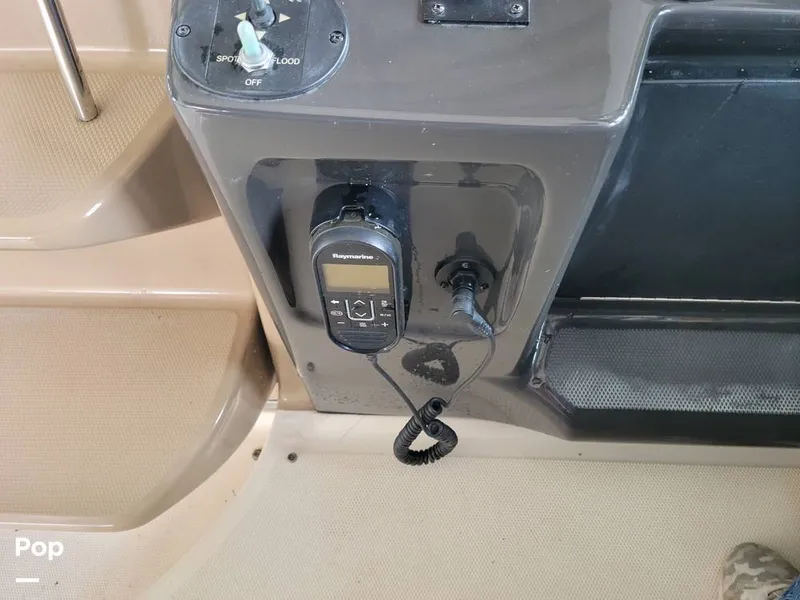 Slide: The Image of Sea Ray 330 Sundancer 2016 - 16305423