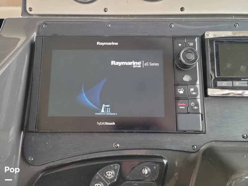 Slide: The Image of Sea Ray 330 Sundancer 2016 - 16305435