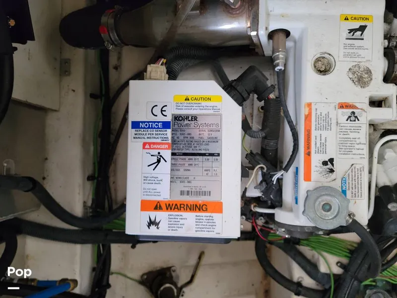 Slide: The Image of Sea Ray 330 Sundancer 2016 - 16305439