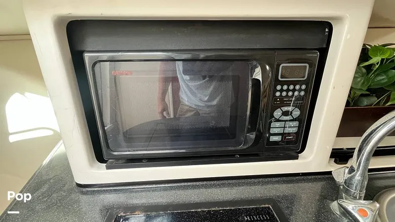 Slide: The Image of Monterey 265 Express 2004 - 16281587