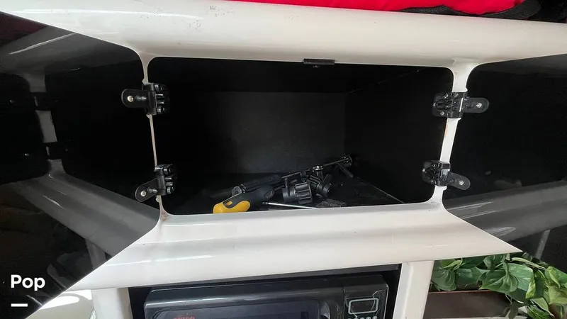 Slide: The Image of Monterey 265 Express 2004 - 16281588