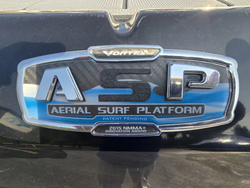 Slide: The Image of Chaparral 2430 VRX 2020 - 15