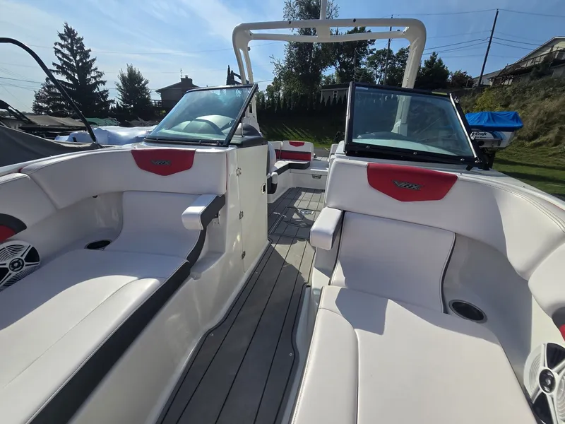 Slide: The Image of Chaparral 2430 VRX 2020 - 29