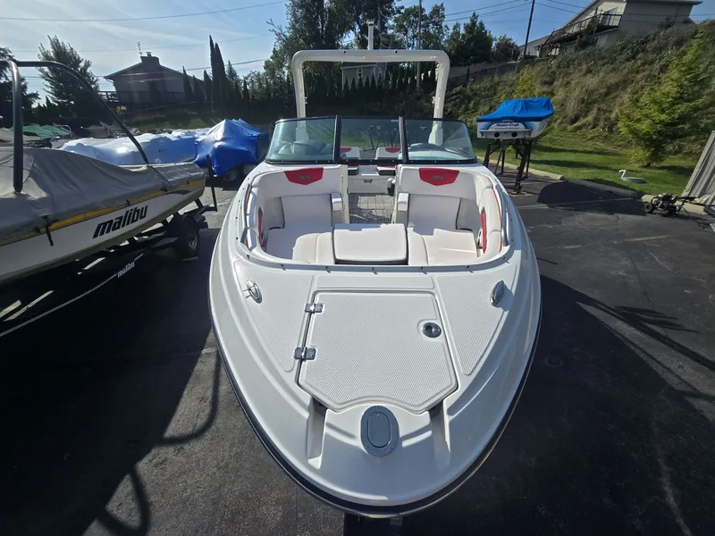 Slide: The Image of Chaparral 2430 VRX 2020 - 6