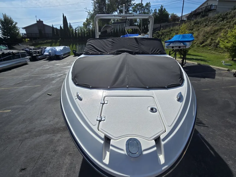 Slide: The Image of Chaparral 2430 VRX 2020 - 7