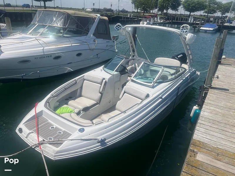 Slide: The Image of Crownline Boats E255 XS 2022 - 16500584