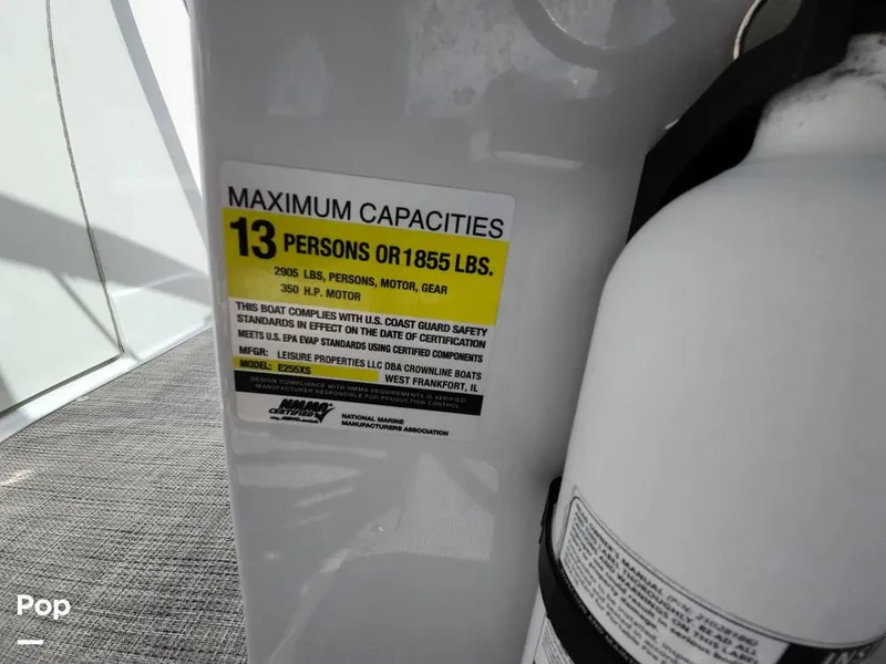 Slide: The Image of Crownline Boats E255 XS 2022 - 16321519