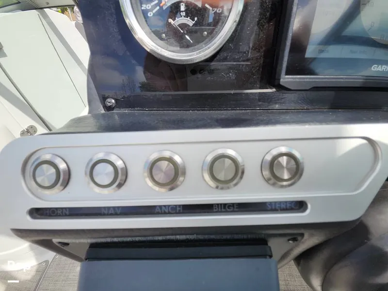 Slide: The Image of Crownline Boats E255 XS 2022 - 16321529