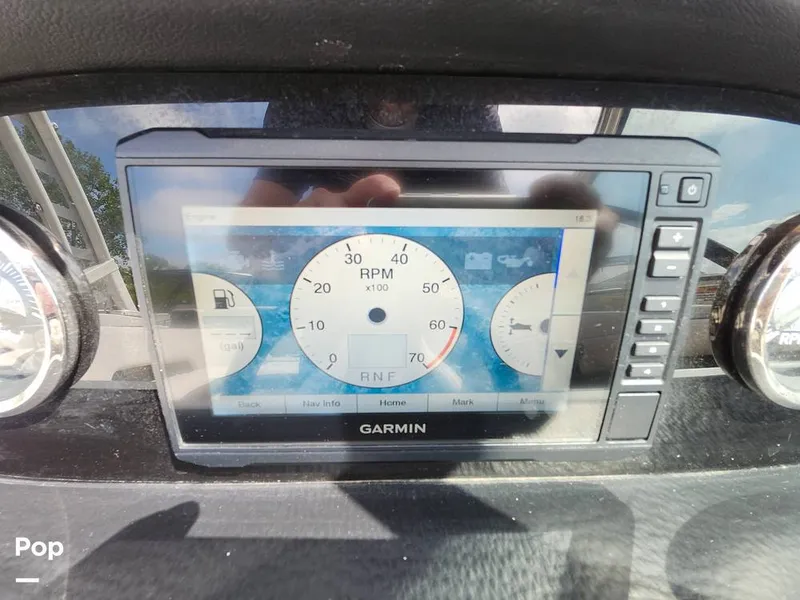 Slide: The Image of Crownline Boats E255 XS 2022 - 16321530