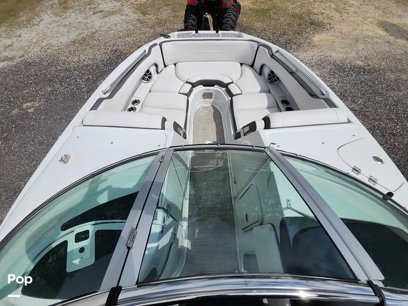 Slide: The Image of Crownline Boats E255 XS 2022 - 16321533