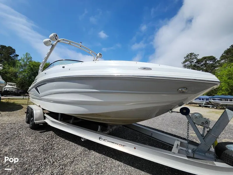 Slide: The Image of Crownline Boats E255 XS 2022 - 16321427