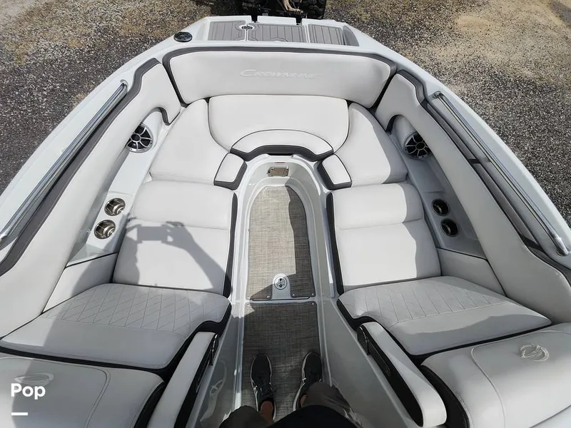 Slide: The Image of Crownline Boats E255 XS 2022 - 16321537