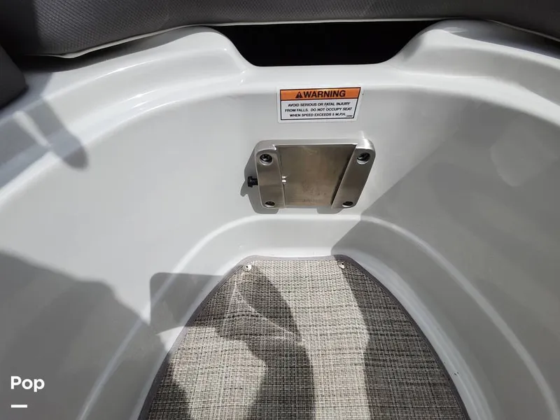 Slide: The Image of Crownline Boats E255 XS 2022 - 16321547