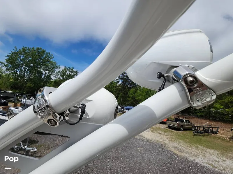 Slide: The Image of Crownline Boats E255 XS 2022 - 16321552