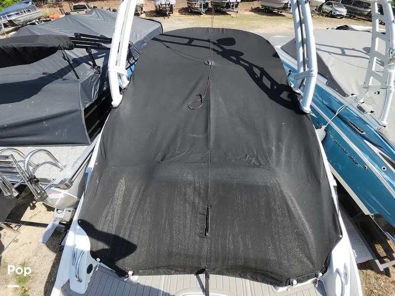 Slide: The Image of Crownline Boats E255 XS 2022 - 16322722