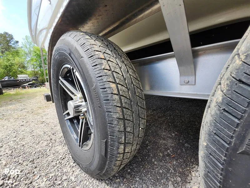 Slide: The Image of Crownline Boats E255 XS 2022 - 16321562