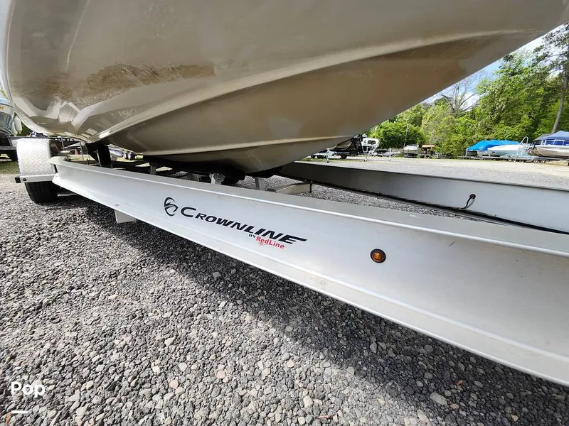 Slide: The Image of Crownline Boats E255 XS 2022 - 16321567