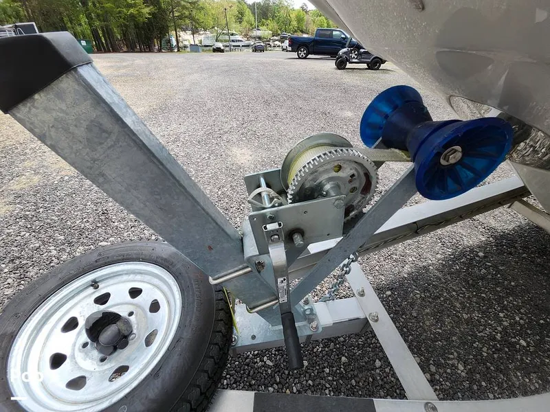 Slide: The Image of Crownline Boats E255 XS 2022 - 16321571