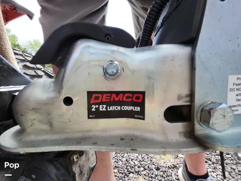 Slide: The Image of Crownline Boats E255 XS 2022 - 16321575