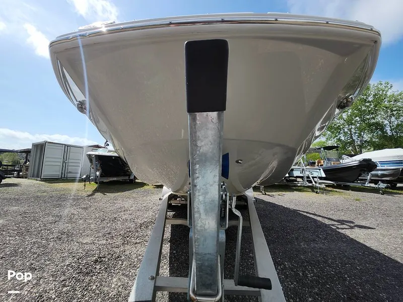 Slide: The Image of Crownline Boats E255 XS 2022 - 16321433