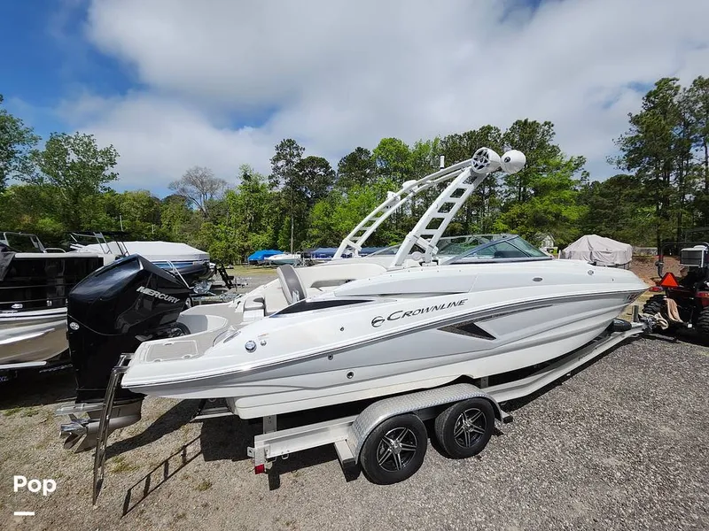 Slide: The Image of Crownline Boats E255 XS 2022 - 16321414