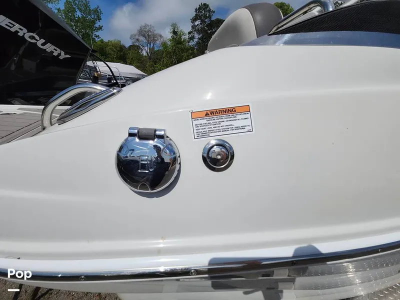 Slide: The Image of Crownline Boats E255 XS 2022 - 16321447