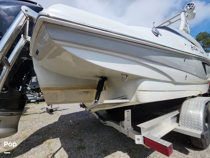 Slide: The Image of Crownline Boats E255 XS 2022 - 16321448