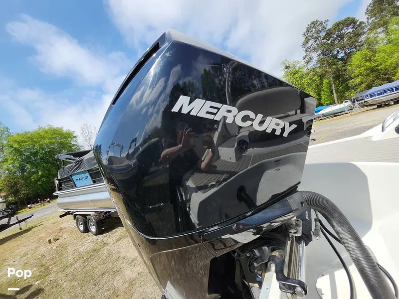 Slide: The Image of Crownline Boats E255 XS 2022 - 16321451