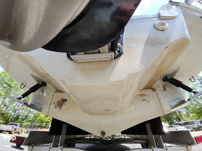 Slide: The Image of Crownline Boats E255 XS 2022 - 16321455