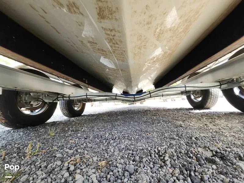 Slide: The Image of Crownline Boats E255 XS 2022 - 16321470