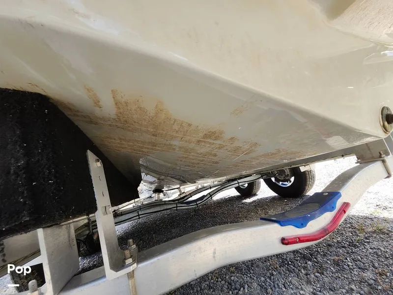 Slide: The Image of Crownline Boats E255 XS 2022 - 16321471