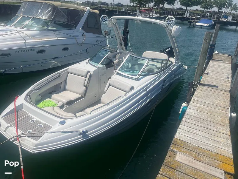 Slide: The Image of Crownline Boats E255 XS 2022 - 16500592